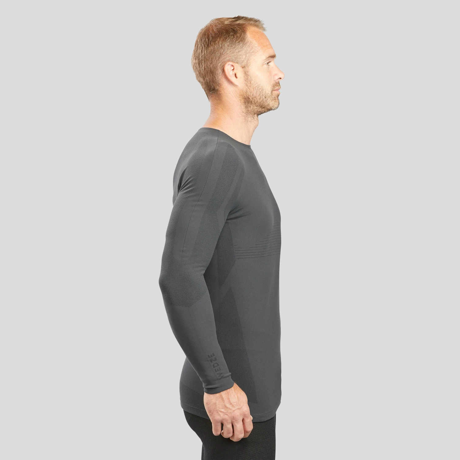 WEDZE Men's Ski 980 Base Layer Ultra-breathable Top 6 WEDZE Men's Ski 980 Base Layer Ultra-breathable Top - Image 4